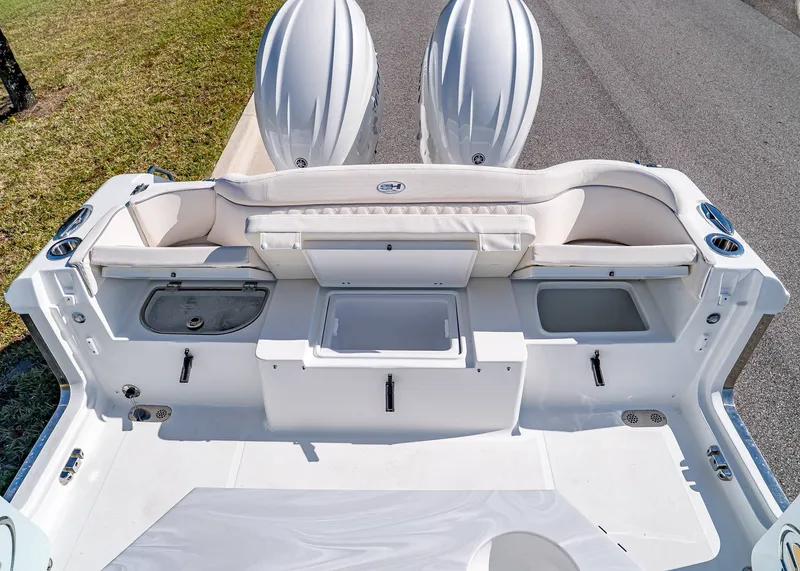 Slide: The Image of Sea Hunt Ultra 265 SE 2026 - 13