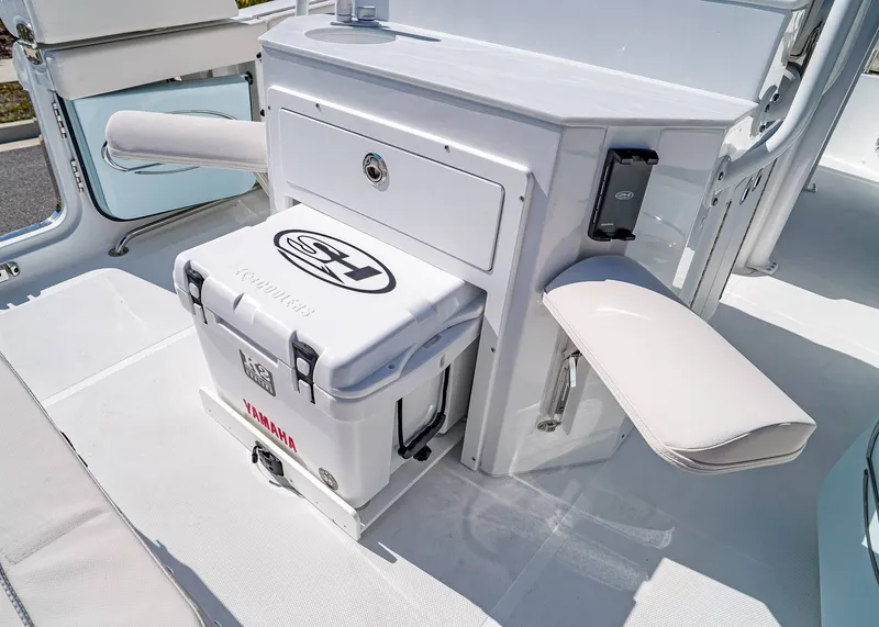 Slide: The Image of Sea Hunt Ultra 265 SE 2026 - 17