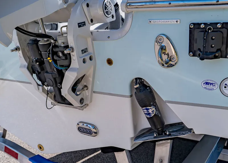 Slide: The Image of Sea Hunt Ultra 265 SE 2026 - 5