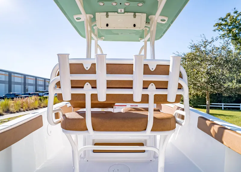 Slide: The Image of Sea Hunt Ultra 229 2026 - 12