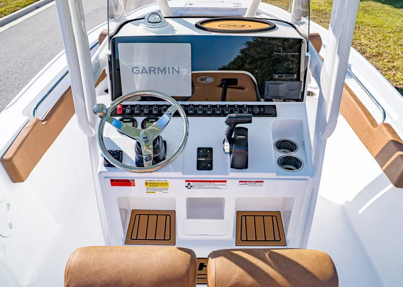 Slide: The Image of Sea Hunt Ultra 229 2026 - 13