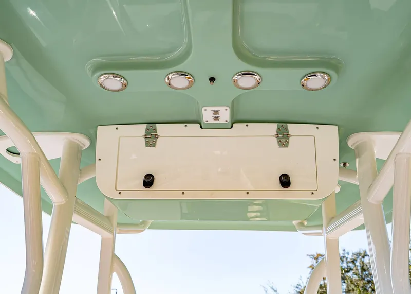 Slide: The Image of Sea Hunt Ultra 229 2026 - 16