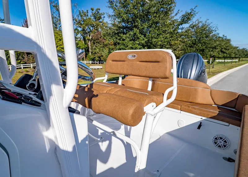 Slide: The Image of Sea Hunt Ultra 229 2026 - 19