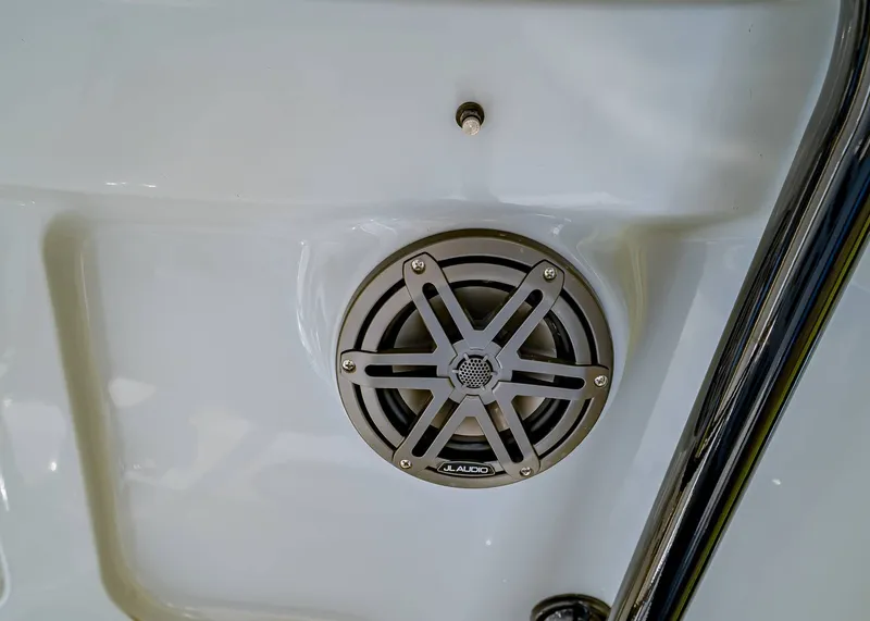 Slide: The Image of Sea Hunt Ultra 219 2026 - 15