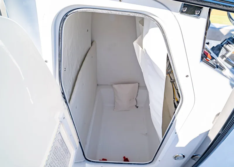 Slide: The Image of Sea Hunt Ultra 219 2026 - 19