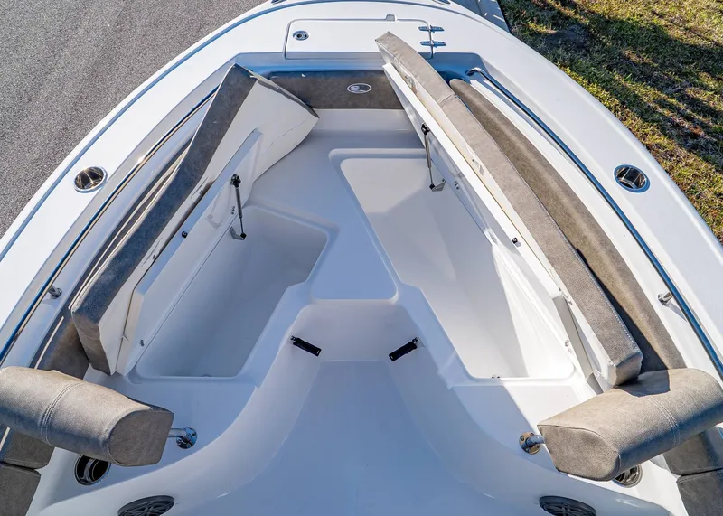 Slide: The Image of Sea Hunt Ultra 219 2026 - 25