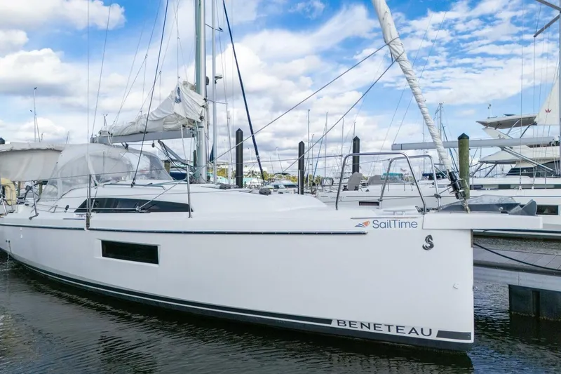 Slide: The Image of Beneteau Oceanis 30.1 2021 - 72