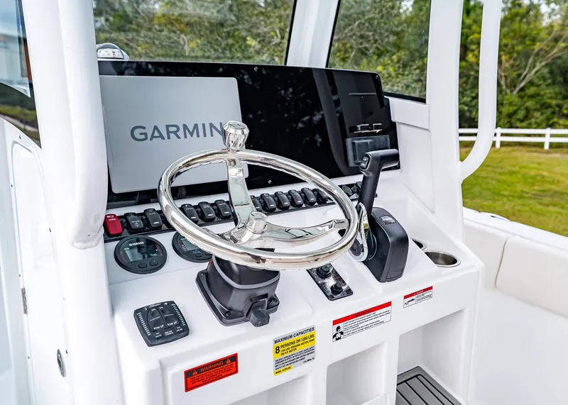 Slide: The Image of Sea Hunt Ultra 235 SE 2026 - 20