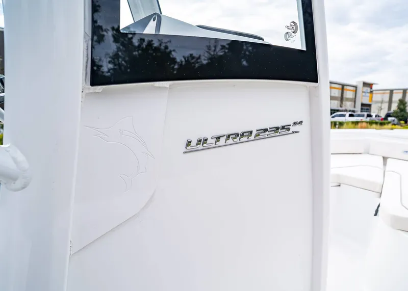 Slide: The Image of Sea Hunt Ultra 235 SE 2026 - 22