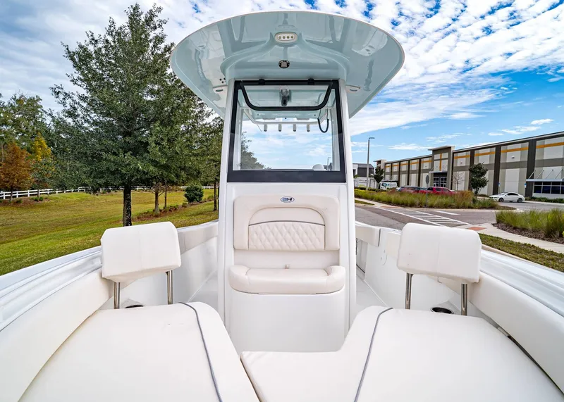 Slide: The Image of Sea Hunt Ultra 235 SE 2026 - 26