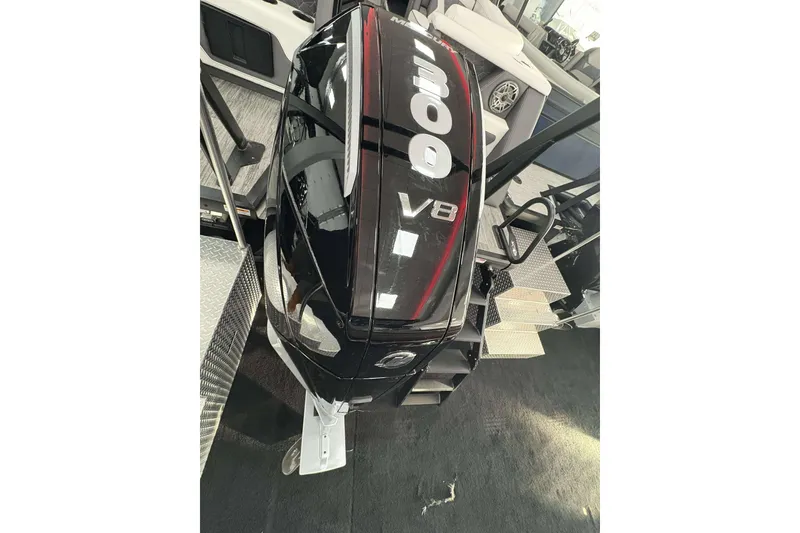 Slide: The Image of 2026 Viaggio D24U A-T boat with powerful 300 V8 engine, showcased indoors. - 11