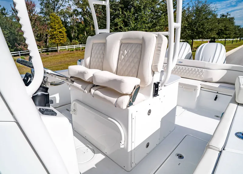 Slide: The Image of Sea Hunt Ultra 285 SE 2026 - 21