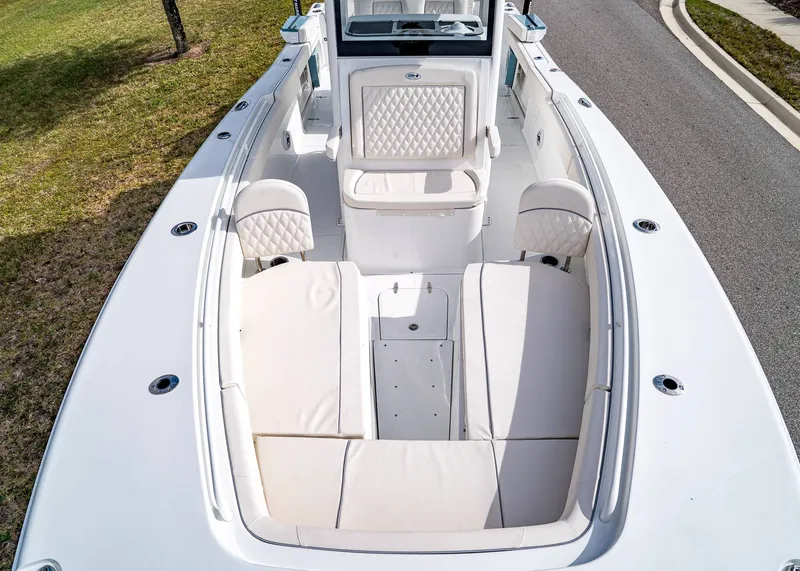 Slide: The Image of Sea Hunt Ultra 285 SE 2026 - 24