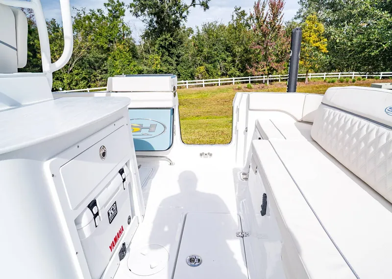 Slide: The Image of Sea Hunt Ultra 285 SE 2026 - 9