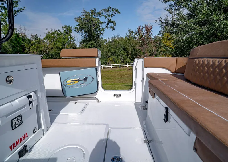 Slide: The Image of Sea Hunt Ultra 305 Coffin Box 2026 - 12