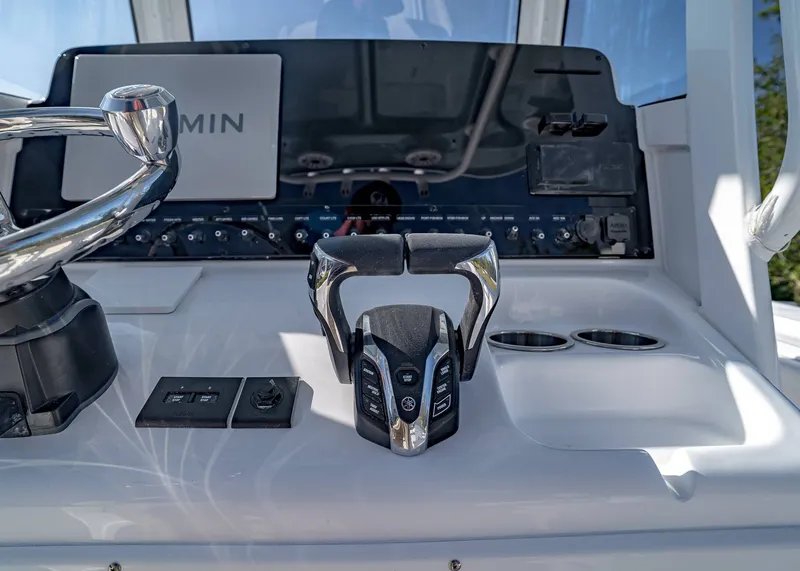 Slide: The Image of Sea Hunt Gamefish 27 Coffin Box 2026 - 22