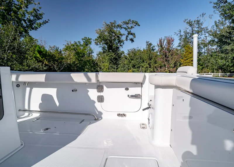 Slide: The Image of Sea Hunt Gamefish 27 Coffin Box 2026 - 14