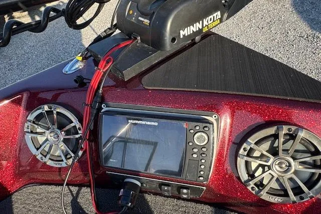 Slide: The Image of 2023 Skeeter Solera 189 dashboard with Minn Kota motor and Humminbird display. - 22