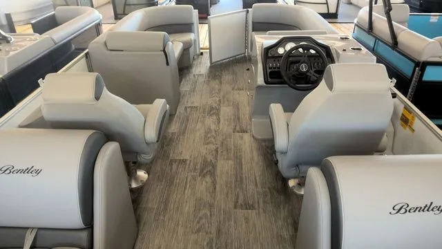 Slide: The Image of Bentley Pontoons Legacy Navigator 223 (SPORT3) 2026 - 4