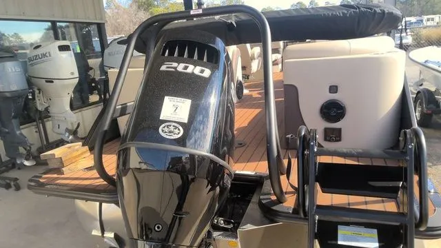 Slide: The Image of Bentley Pontoons Elite Admiral 223 (XLP3) 2026 - 9