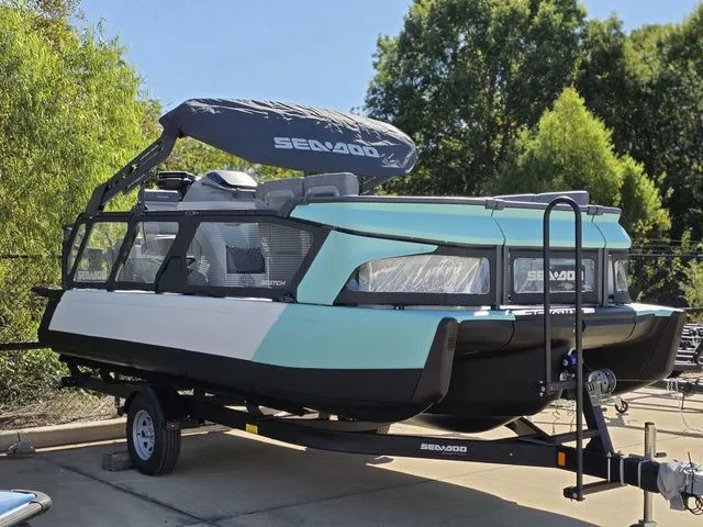 The Image of Sea-Doo Switch Cruise™ 21 - 230 Hp Painted 2026 - 1