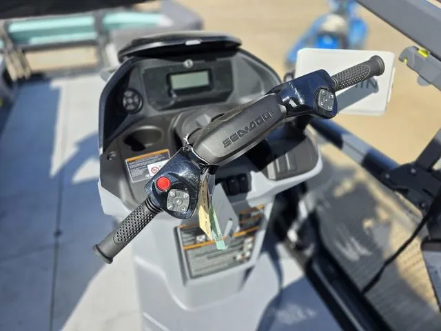 Slide: The Image of Sea-Doo Switch Cruise™ 21 - 230 Hp Painted 2026 - 14