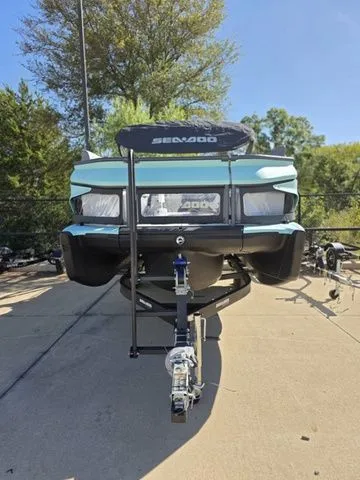 Slide: The Image of Sea-Doo Switch Cruise™ 21 - 230 Hp Painted 2026 - 18