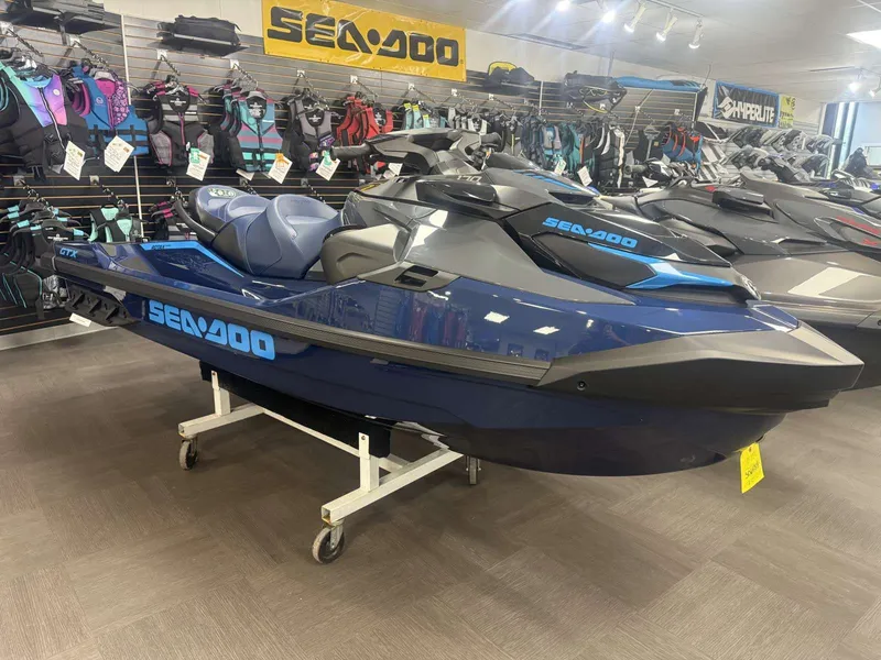 Slide: The Image of Sea-Doo 11sc - Gtx 170 W/snd 2025 - 10