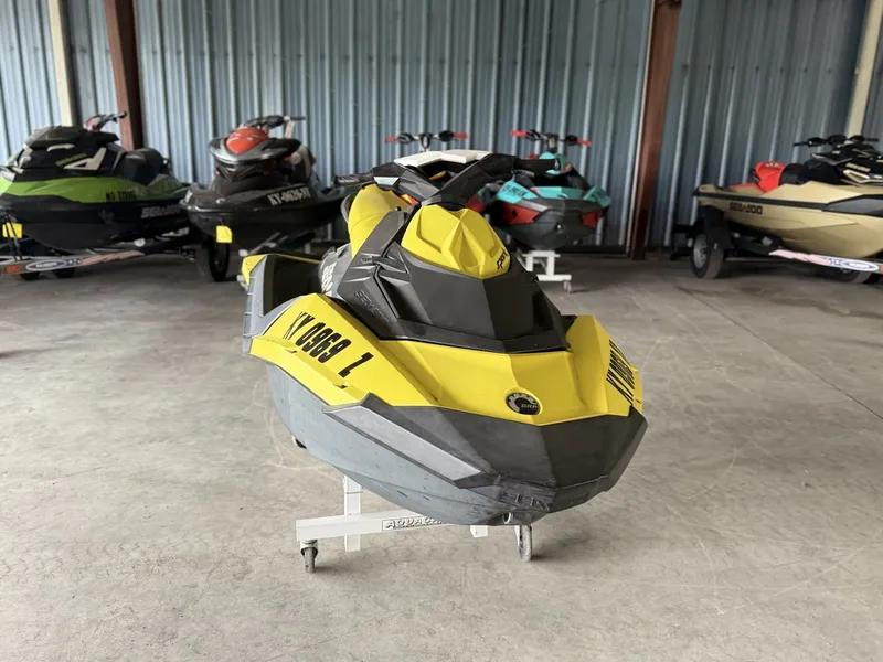 Slide: The Image of Sea-Doo Spark 3up 2016 - 10