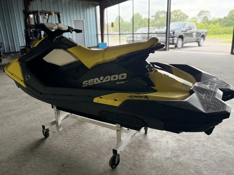 Slide: The Image of Sea-Doo Spark 3up 2016 - 12