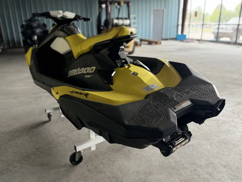 Slide: The Image of Sea-Doo Spark 3up 2016 - 13