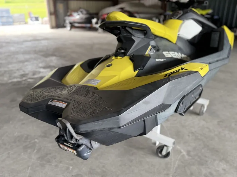 Slide: The Image of Sea-Doo Spark 3up 2016 - 14