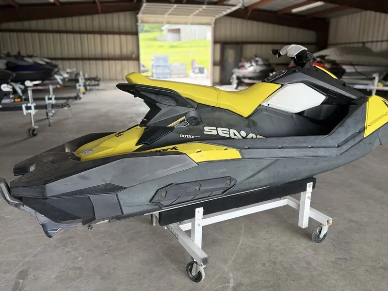 Slide: The Image of Sea-Doo Spark 3up 2016 - 15