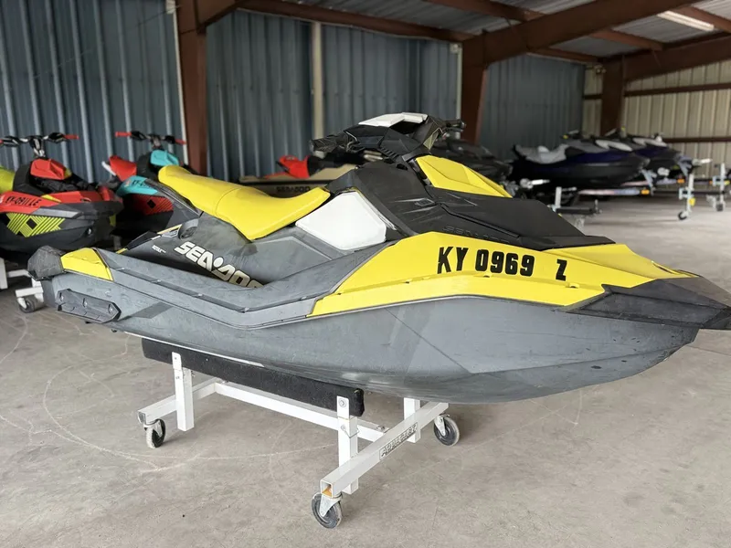 Slide: The Image of Sea-Doo Spark 3up 2016 - 6