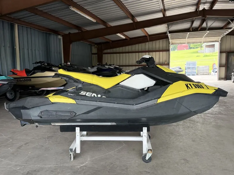 Slide: The Image of Sea-Doo Spark 3up 2016 - 7