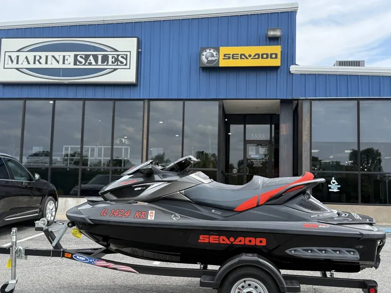 Slide: The Image of Sea-Doo GTX 260 Limited iS 2013 - 4