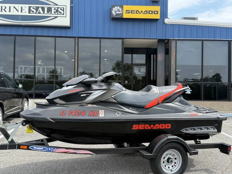 Slide: The Image of Sea-Doo GTX 260 Limited iS 2013 - 5