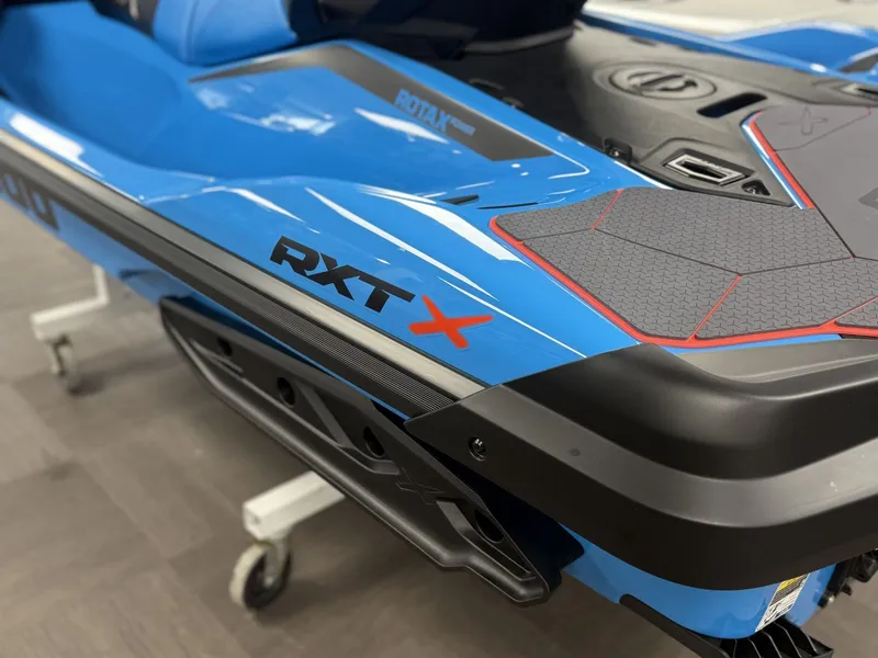 Slide: The Image of Sea-Doo 22td - Rxt-x 325 W/snd 2026 - 8
