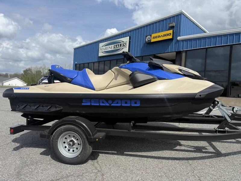 Slide: The Image of Sea-Doo 35ta - Wake 170 W/snd 2026 - 10