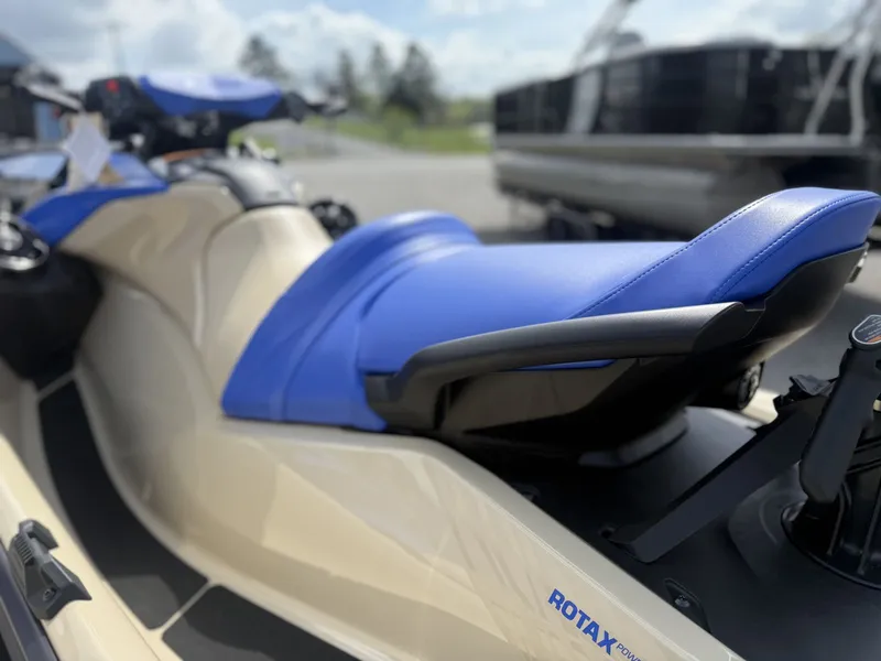 Slide: The Image of Sea-Doo 35ta - Wake 170 W/snd 2026 - 8