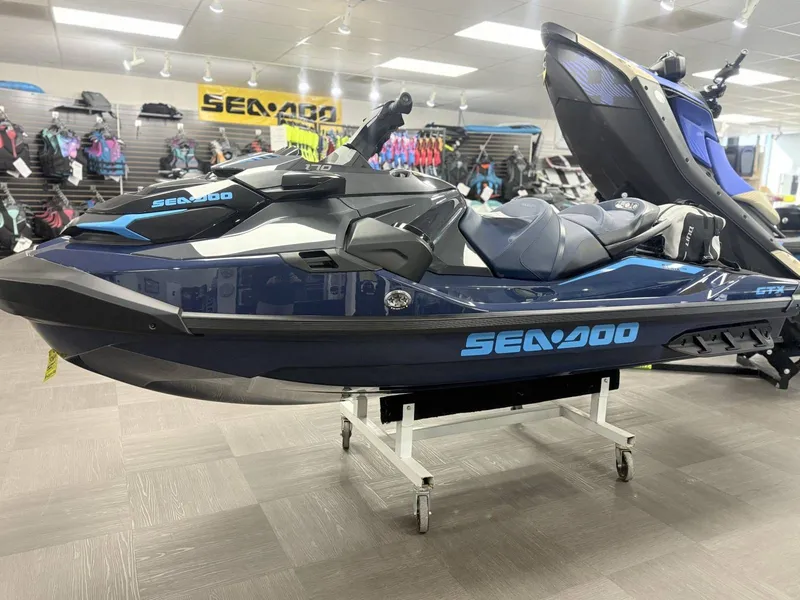 Slide: The Image of Sea-Doo 11ta - Gtx 170 W/snd 2026 - 3