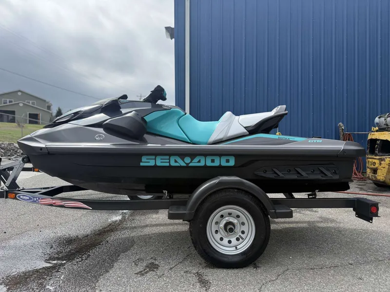 Slide: The Image of Sea-Doo 36td - Gtr 230 W/snd 2026 - 5