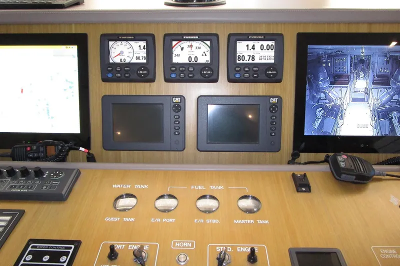 Slide: The Image of Lower helm detail center - 18