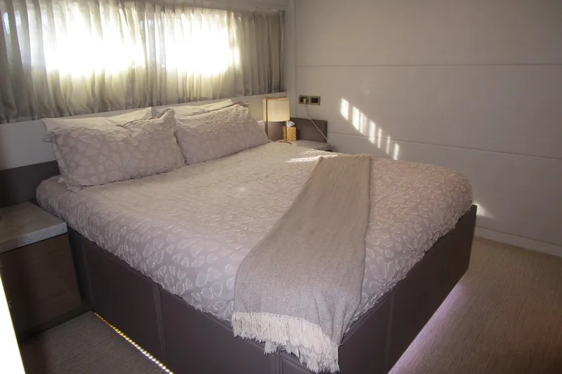 Slide: The Image of Stbd VIP looking aft - 27