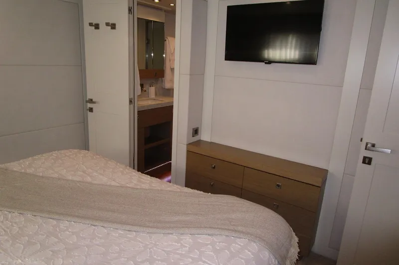 Slide: The Image of Stbd VIP looking inboard - 29