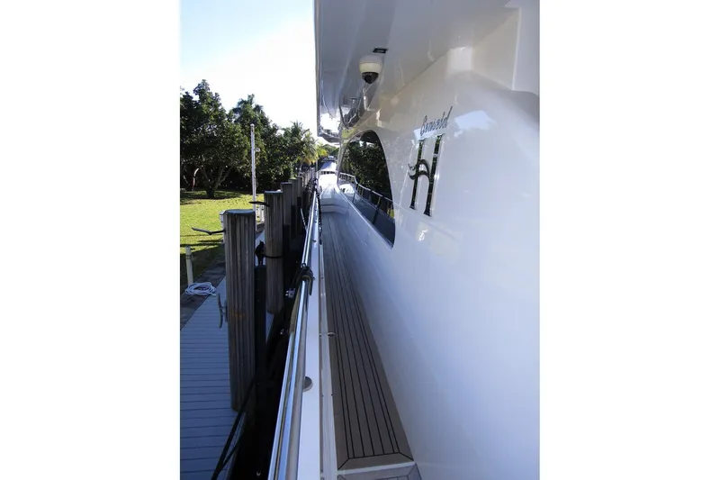 Slide: The Image of Bow Lounge - 40