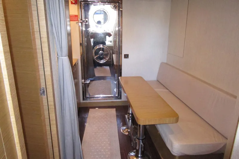 Slide: The Image of Transom with livewell - 64