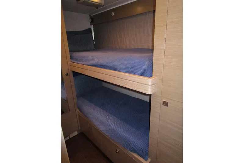 Slide: The Image of Captain's head - 69