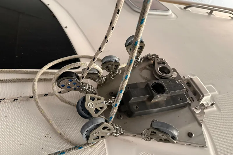 Slide: The Image of Rope and pulley system on 2005 Hunter 46LE sailboat deck. - 3