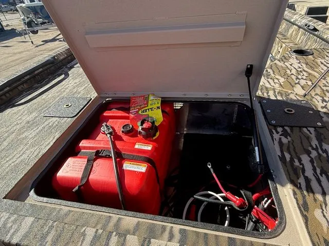 Slide: The Image of Avid 16 Commander 2026 - 8